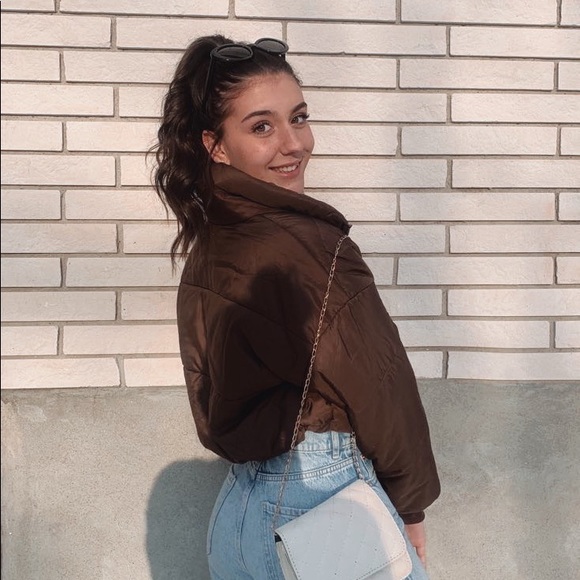 Meet your Posher, Emma - Picture 1 of 1